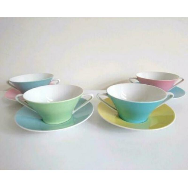 Vintage Daisy Lilien Porzellan soepkopjes servies