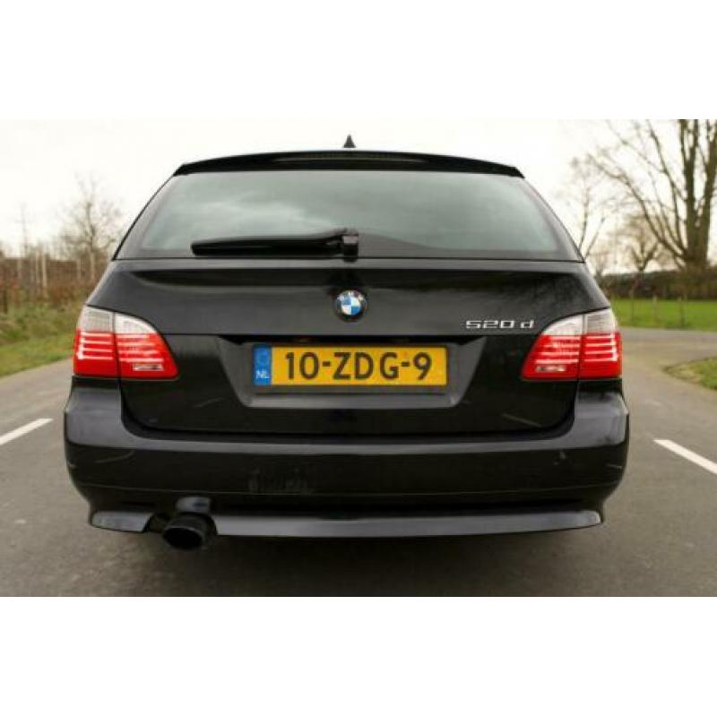 BMW 5-Serie 2.0 D 520 Touring 2008 Zwart facelift ! Navi