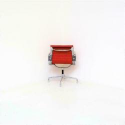 Vitra Eames EA 108 Vergaderstoelen, Design Stoelen, Leer