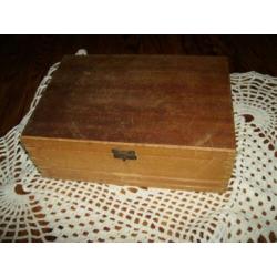 Beuken houten kistje met rood vilt