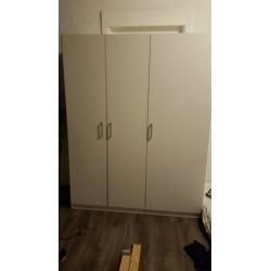 Witte Ikea Dombas 3 deurs kledingkast