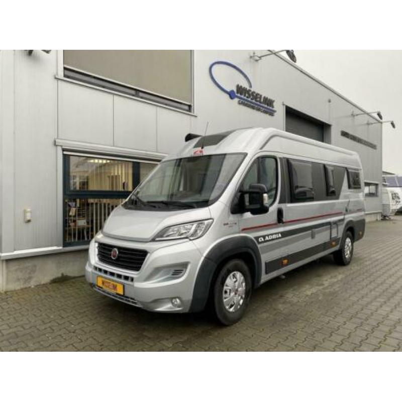 Adria Twin 640 SLX Titan Euro 6 Maxi Enkele bedden