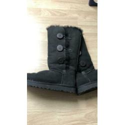 Mooie zwarte UGG laarzen zo goed als nieuw. Maat 38.
