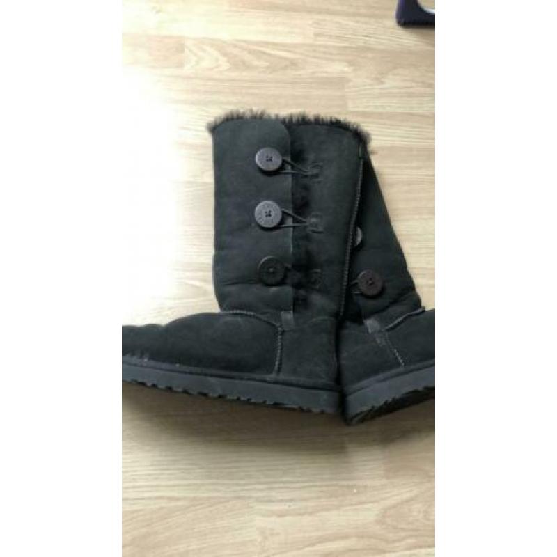 Mooie zwarte UGG laarzen zo goed als nieuw. Maat 38.