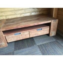 Handgemaakte zware massief houten salontafel 146x80x45 cm