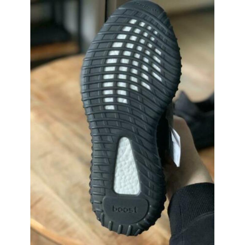 Adidas YEEZY Boost 350 V2 Black