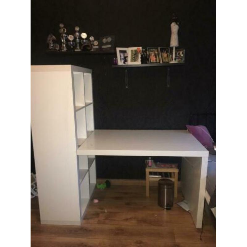 Bureau voor kleine prijs