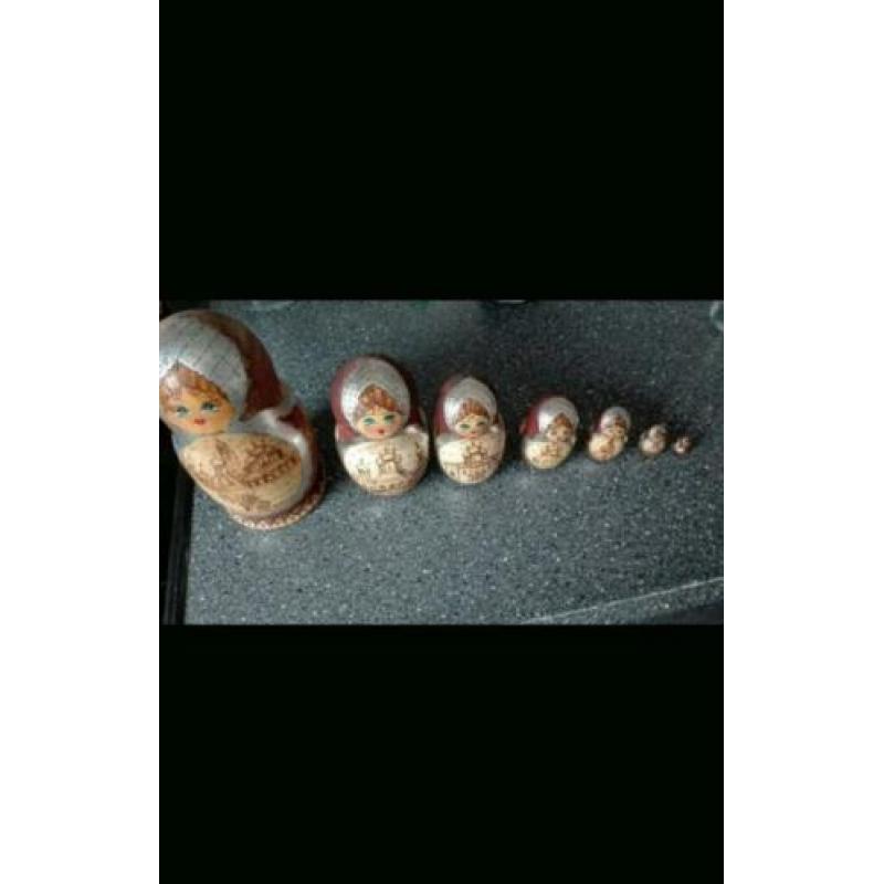 Houten pop matroesjka poppen