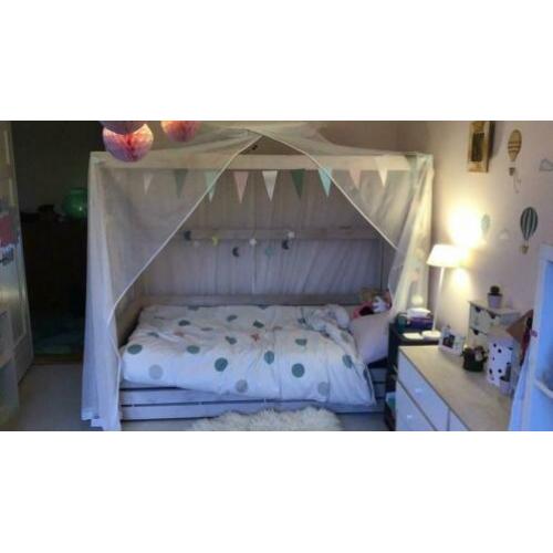 Lifetime foldable bed for kids in splendid condition.