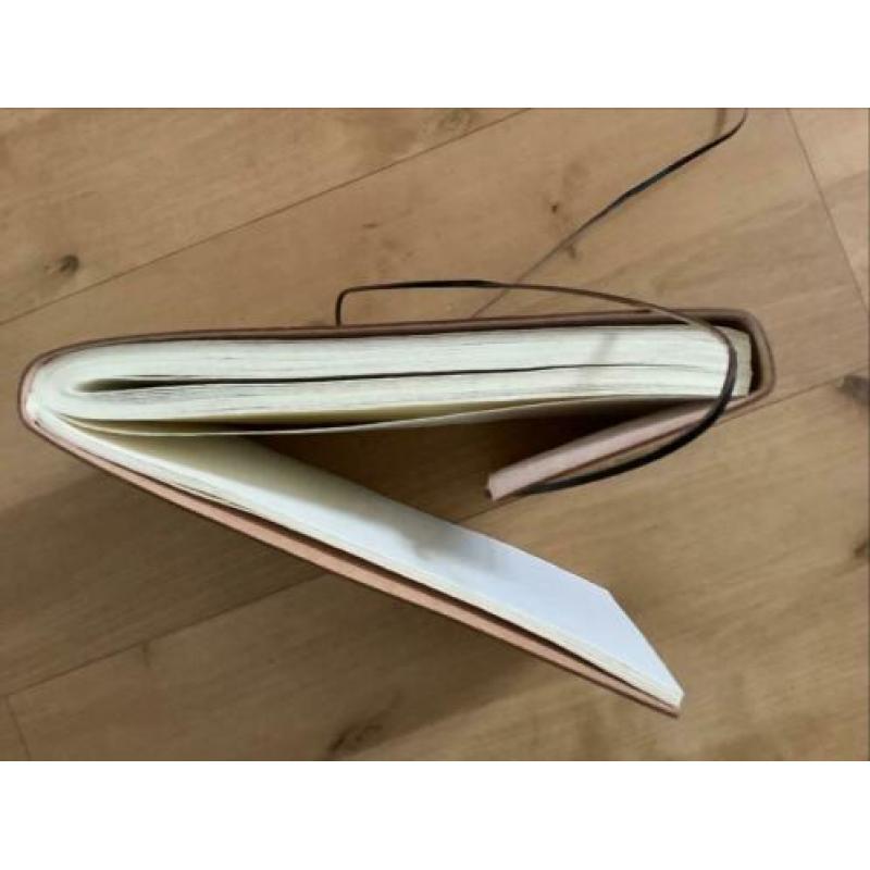 Lederen album met handgeschept papier