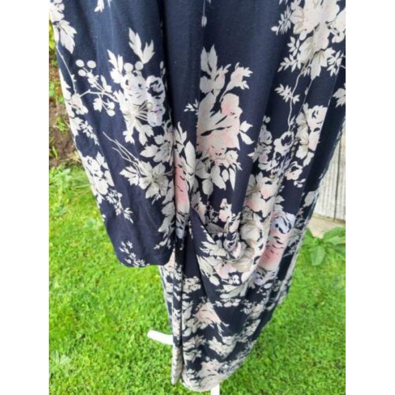 Mooie blauwe/ roze gebloemde rok mt 54