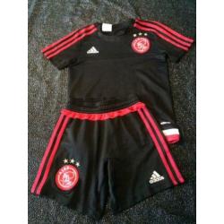 Ajax tenue 128