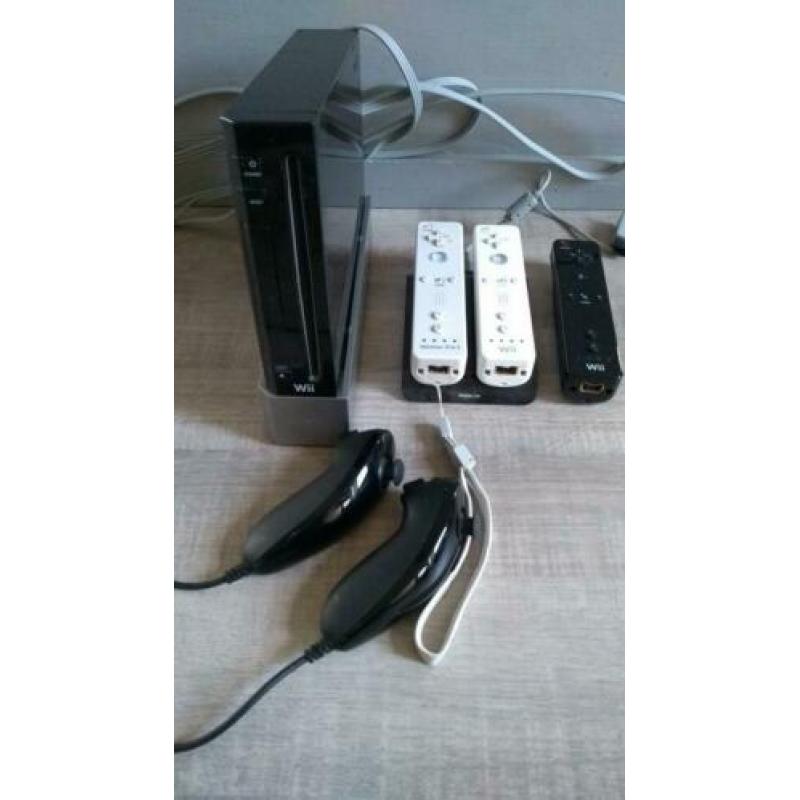 WII, compleet. balancebord, spellen, siylanders