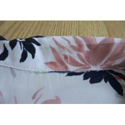 zomerse blouse 46 ster bloemen zwart rood beige grijs mooi