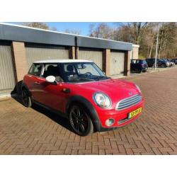 Mini 1.6 Cooper 2007 Rood | Facelift | 17" | LED