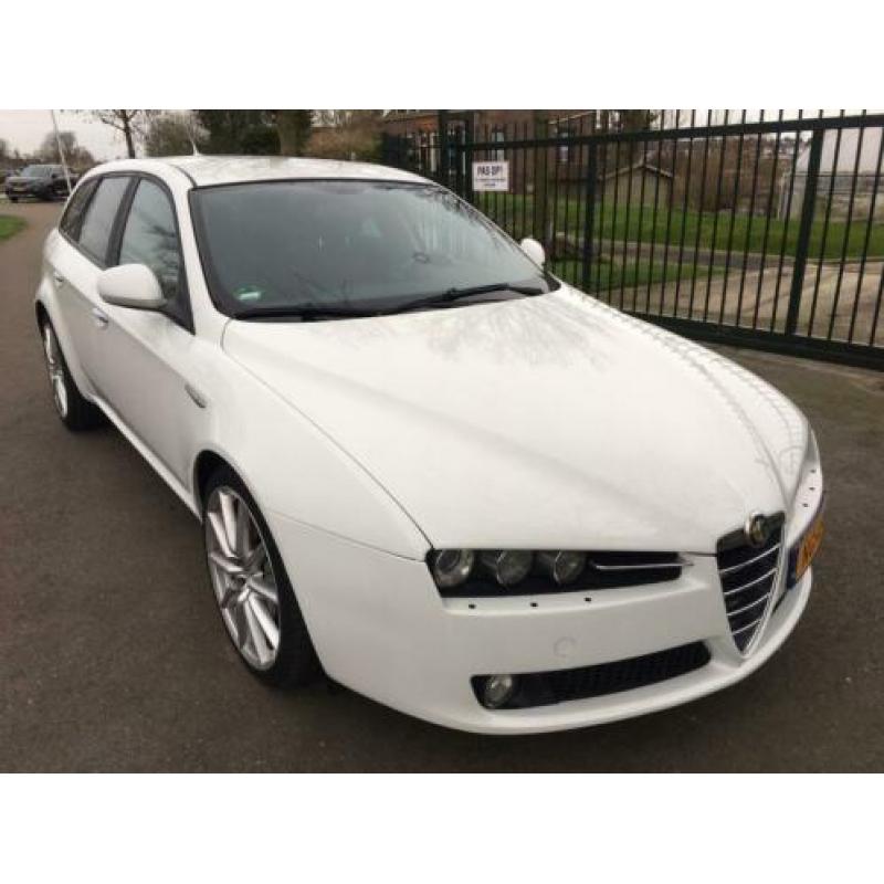 Alfa Romeo 159 Sportwagon 1.750 TBI ECO 200PK 2010 Wit