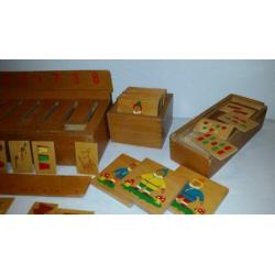 Mooi oud houten leer- speelgoed set.
