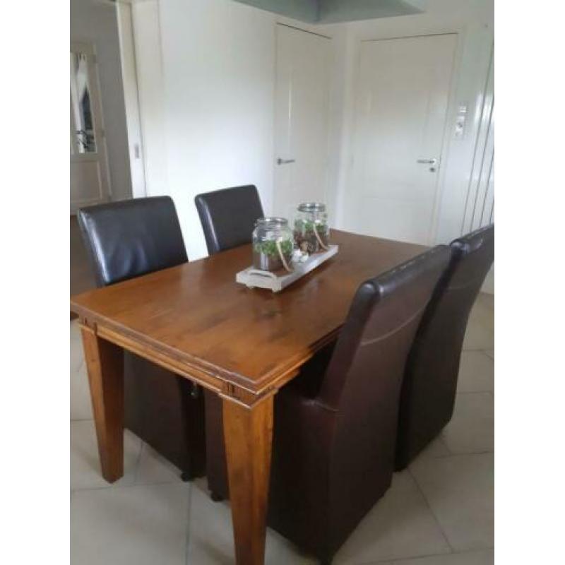 eethoek met 4 stoelen