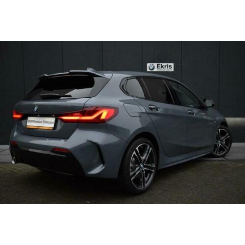 BMW 1 Serie 118i Executive Edition M Sportstoelen / Head-Up-