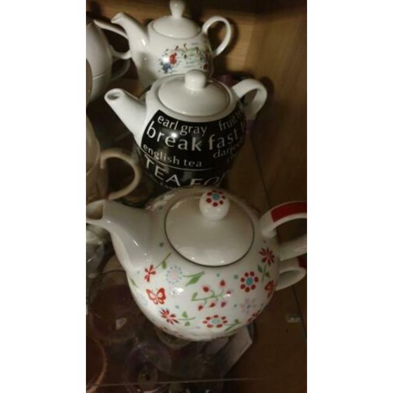 Leuke theepot met kopje in 1!!! €3, Per stuk