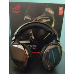 Asus ROG Strix Fusion 700