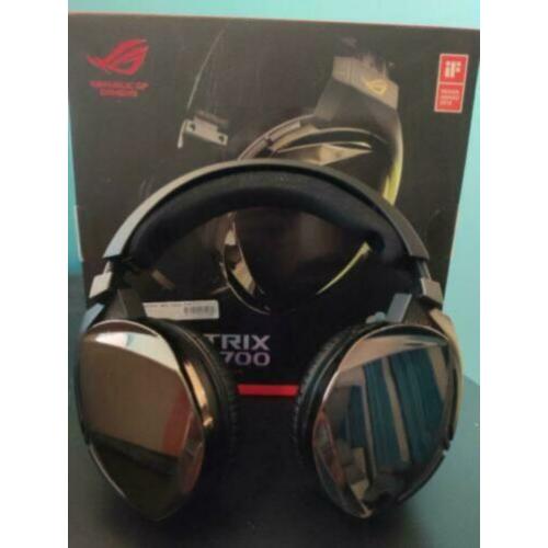 Asus ROG Strix Fusion 700