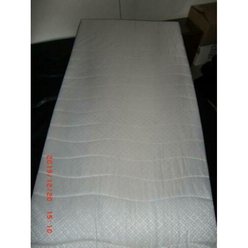 Gloednieuw !!!!! Matras 90 x 200 x 12