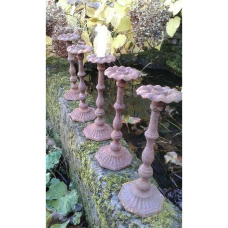 6 stuks gietijzeren kandelaar (oud, brocante)