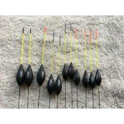 adv 114 / NIEUW set 11 dobbers MONDIAL F