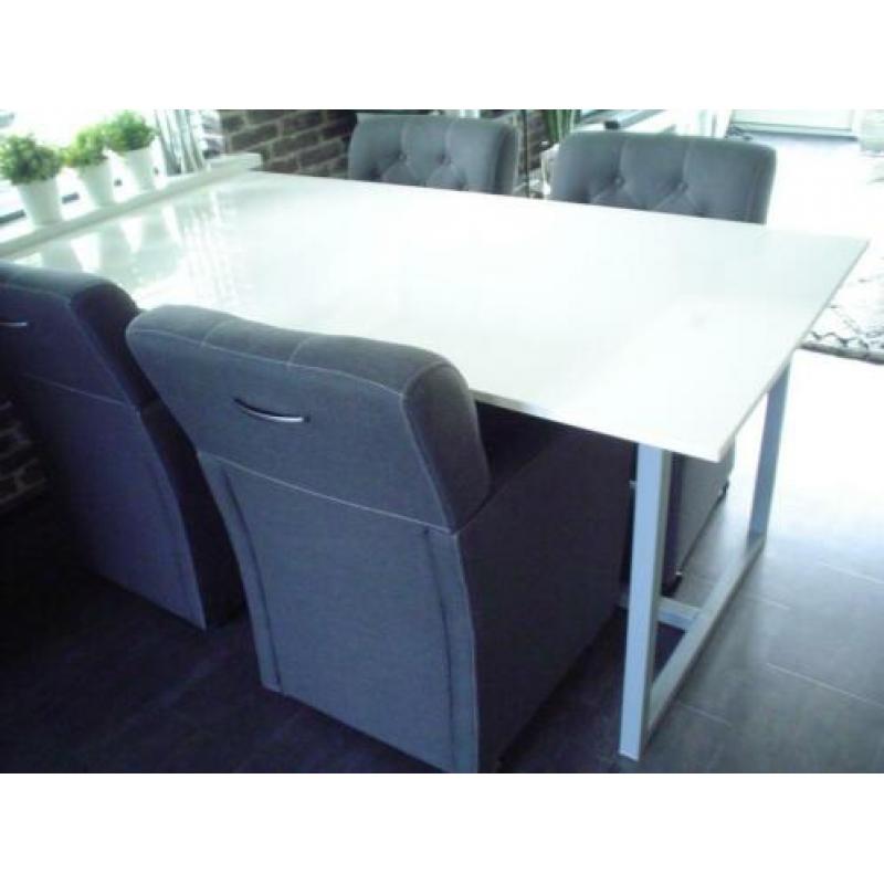 Witte hoogglans tafel zgan
