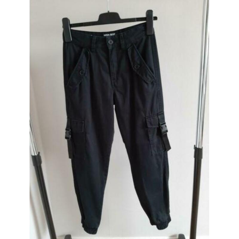 HIP cargo broek Clockhouse mt 34 zgan
