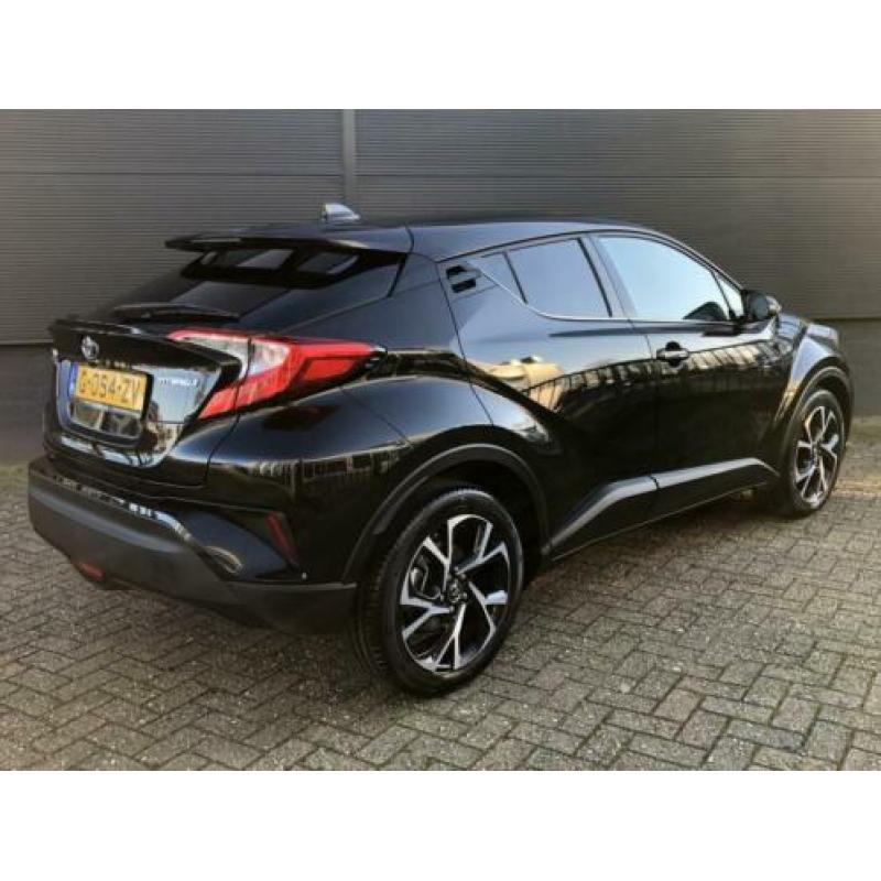 Toyota C-HR 1.8 Hybrid Dynamic | Navigatie | Safety Sense |