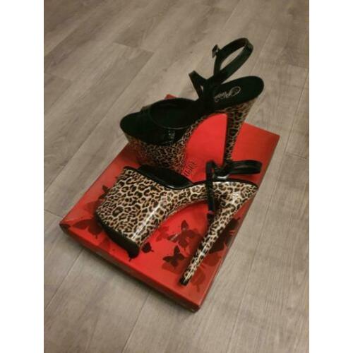Gave sexy hoge panterprint hakken van pleaser Maat 40