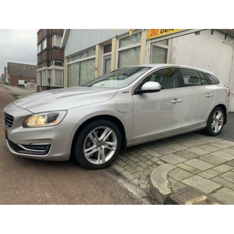 Volvo V60 2.4 D6 AWD Pl.i Sum.