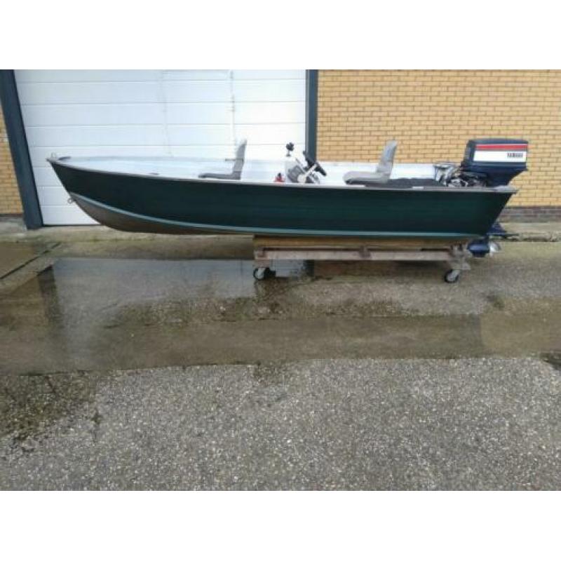 Quicksilver 450 DLX eventueel met Yamaha 40 pk