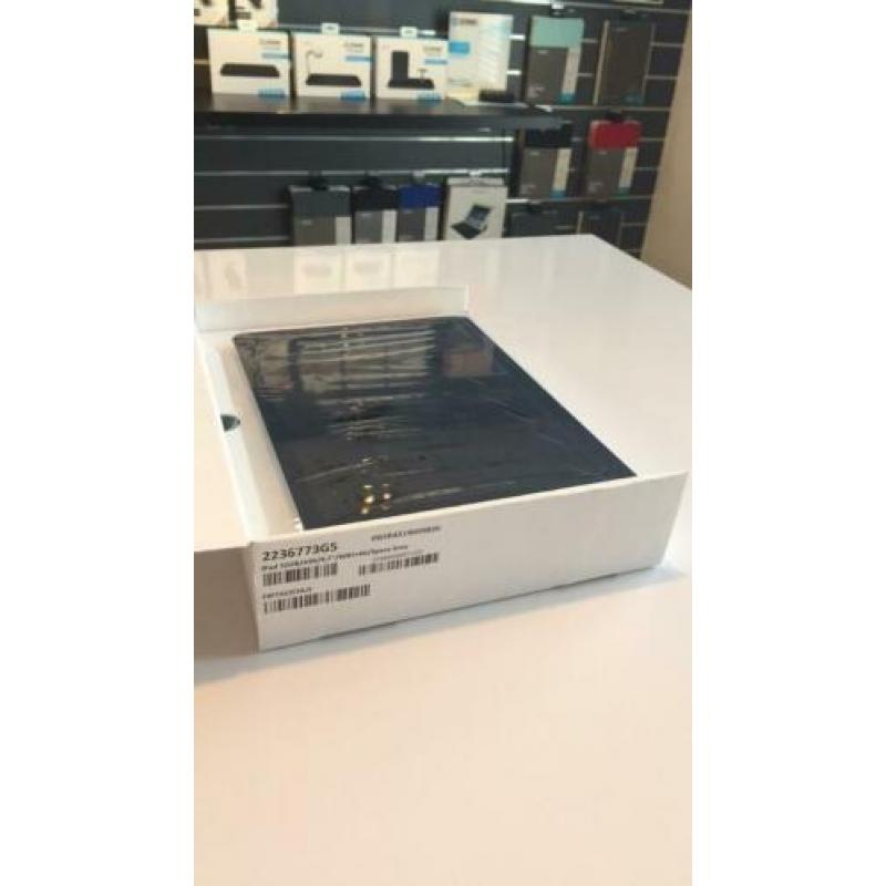 Apple iPad 9.7 Inch 32GB (2017) 4G space grey - REFURBISHED