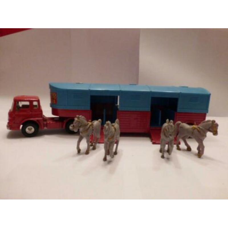 Corgi Toys 1130 Chipperfields Circus Bedford nummer 2