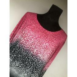 Superleuke roze/zwarte tuniek tijgerprint YESTA maat 54/56