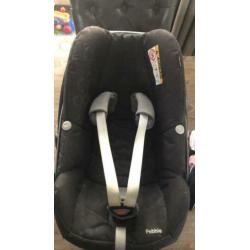 Maxi Cosi Pebble met vele extra’s