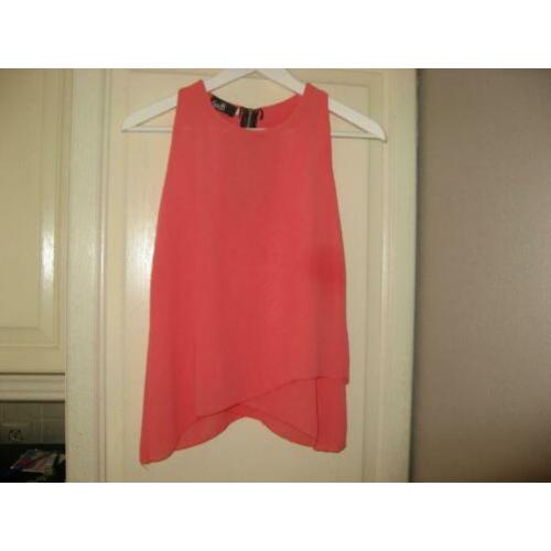 mooi koraalrood topje/blouse/hemdje van SoBe, mt 146/152