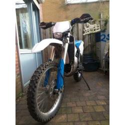 Husqvarna wr125 (A1 rijbewijs)