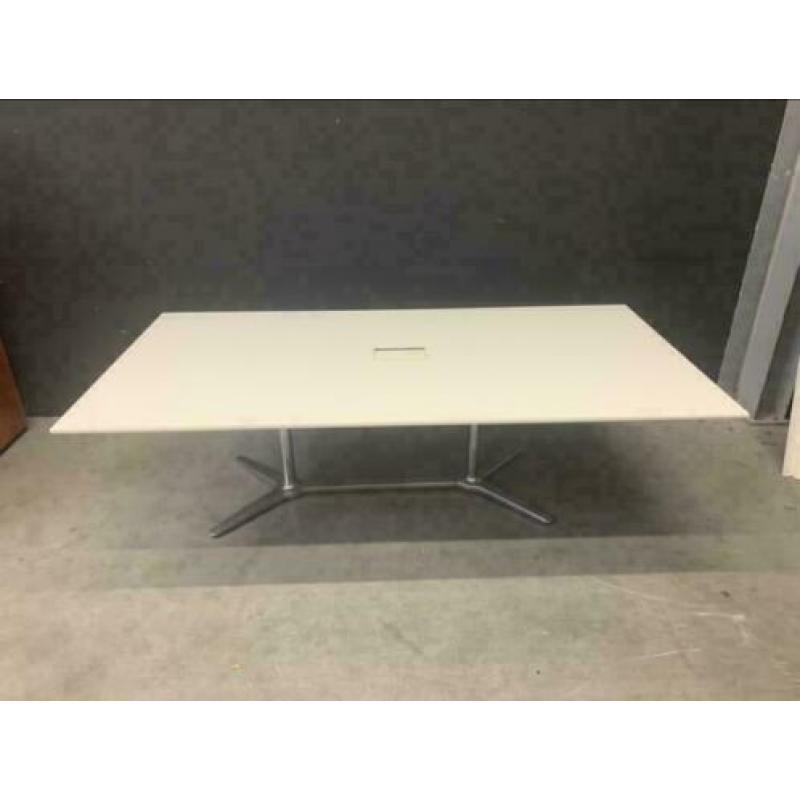 2x Thonet vergadertafel / conferentietafel