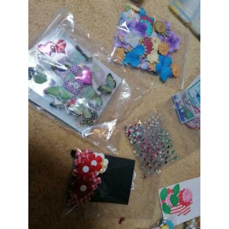 Groot pakket hobby artikelen, eyelets, kralen, plak diamant