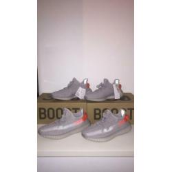 Yeezy Boost 350 V2 Tail Light Maat 43 1/3