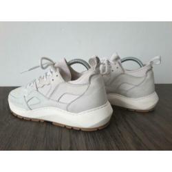 Filling pieces 38