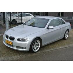 BMW 3 Serie Cabrio 335i High Executive Dealer onderhouden..