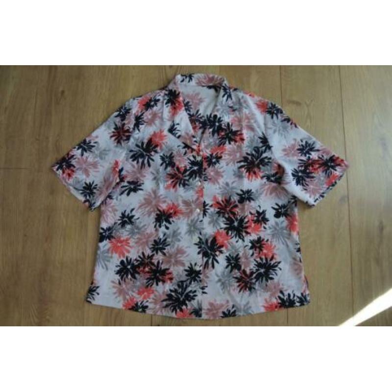 zomerse blouse 46 ster bloemen zwart rood beige grijs mooi