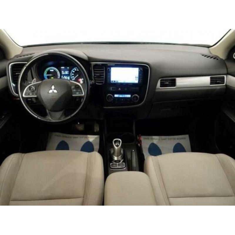 Mitsubishi Outlander 2.0 PHEV INSTYLE+ 4WD Aut, Schuifdak, L