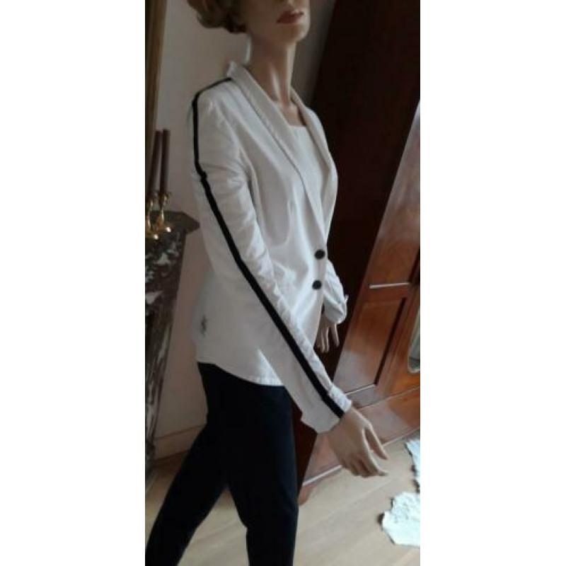 Mooie witte PENN&INK blazer mt 44
