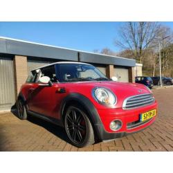 Mini 1.6 Cooper 2007 Rood | Facelift | 17" | LED